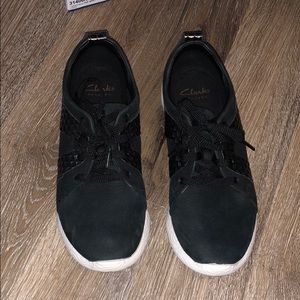 ADORABLE Clark’s sneakers